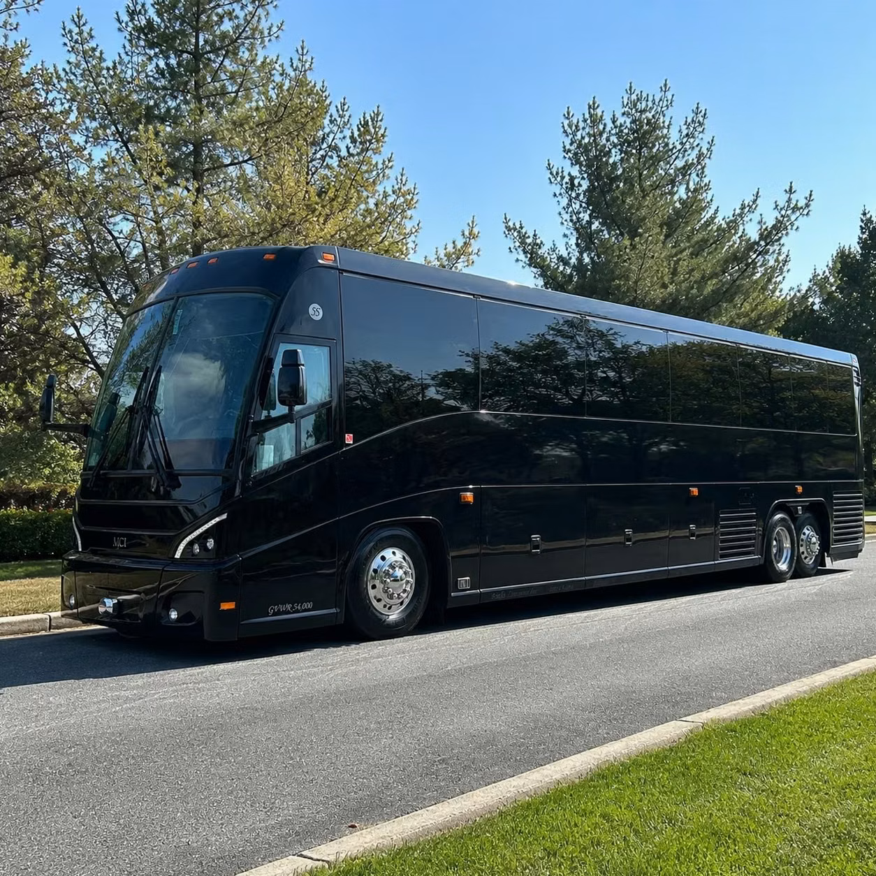 employee shuttle buses between fsu famu and tallahassee research campuses